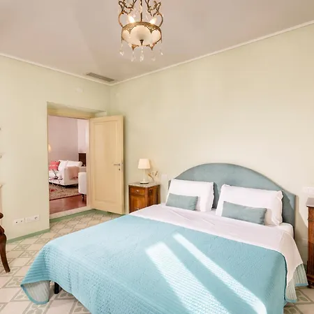 Il Vescovo, Incredible Attic In Center Of Montepulciano, Luxe Apartment Montepulciano