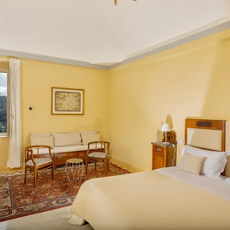Il Vescovo, Incredible Attic In Center Of Montepulciano, Luxe Apartment