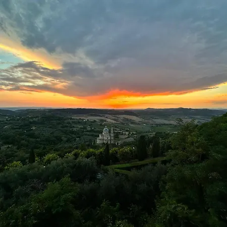 Il Vescovo, Incredible Attic In Center Of Montepulciano, Luxe Montepulciano