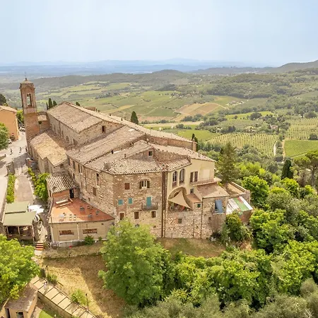 Il Vescovo, Incredible Attic In Center Of Montepulciano, Luxe